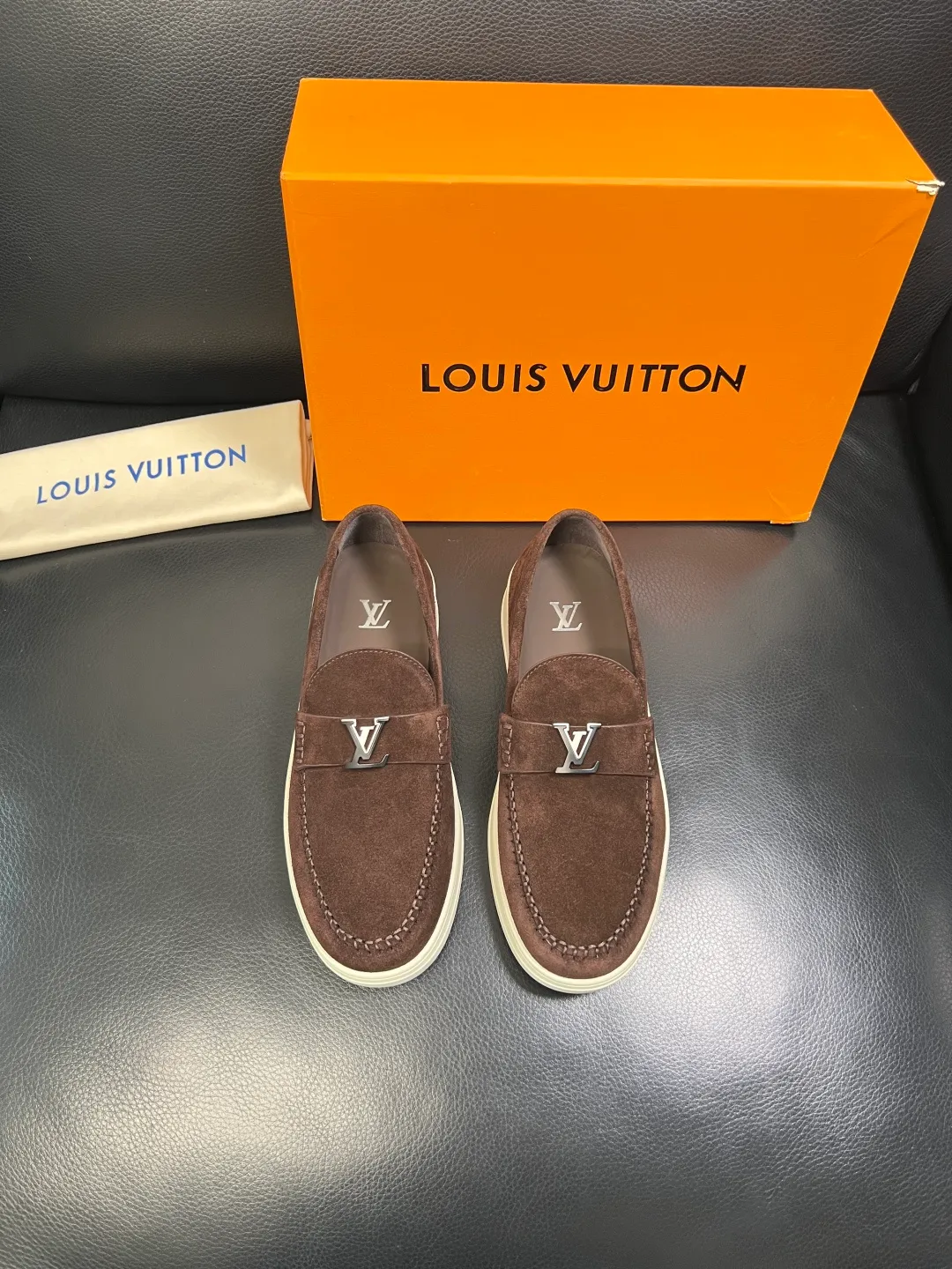 Men's shoes 💰740 Lv high quality top crafts Louis Vuitton, sports sneakers counter synchronization, uppers imported from Italy, high-quality splicing colorful complex crafts, imported mesh pads soft and comfortable, soles: original soles specially provided by the original factory, T men's shoes 💰U exclusive movable molded soles super comfortable, original factory single goods, code number 38-44 (customized 45)